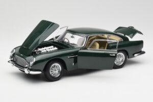 Aston Martin DB5 RHD Vert AUTOart 1:18 70024 Métal — image 2 sur 8