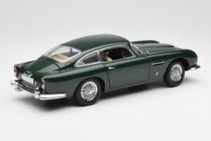 Aston Martin DB5 RHD Vert AUTOart 1:18 70024 Métal — image 3 sur 8