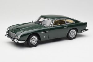 Aston Martin DB5 RHD Vert AUTOart 1:18 70024 Métal