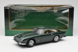 Aston Martin DB5 RHD Vert AUTOart 1:18 70024 Métal — image 8 sur 8