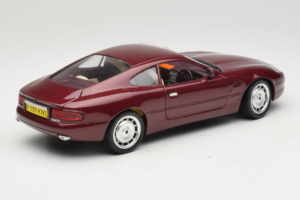 Aston Martin DB7 Rouge Guiloy 1:18 67550 Métal — image 3 sur 8