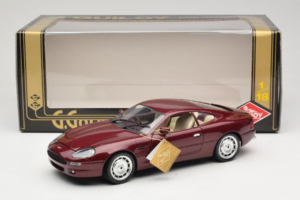 Aston Martin DB7 Rouge Guiloy 1:18 67550 Métal — image 8 sur 8