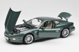 Aston Martin DB7 Vantage Vert Maisto 1:18 36880 Métal — image 2 sur 8