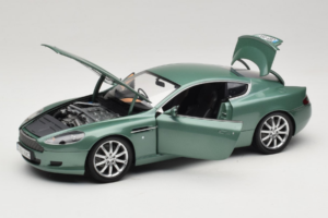Aston Martin DB9 Vert Minichamps 1:18 150137322 Métal — image 2 sur 8