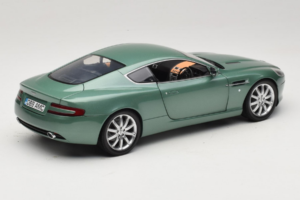 Aston Martin DB9 Vert Minichamps 1:18 150137322 Métal — image 3 sur 8