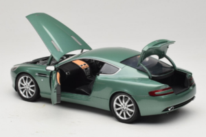 Aston Martin DB9 Vert Minichamps 1:18 150137322 Métal — image 5 sur 8