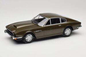 Aston Martin DBS Olive Vert CMR 1:18 CMR003 Métal