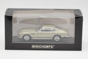 Aston Martin DBS Vert Argenté Métallisé Minichamps 1:43 400137600 Métal — image 4 sur 4