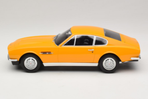 Aston Martin DBS Jaune GT Spirit 1:18 GT079 Résine — image 3 sur 6