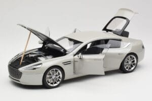 Aston Martin Rapide S Silver Fox AUTOart 1:18 70258 Métal — image 2 sur 8