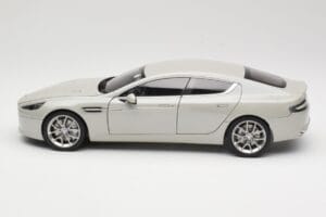 Aston Martin Rapide S Silver Fox AUTOart 1:18 70258 Métal — image 4 sur 8
