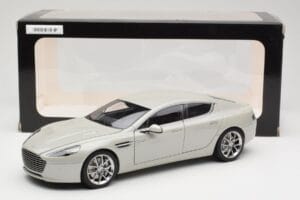 Aston Martin Rapide S Silver Fox AUTOart 1:18 70258 Métal — image 8 sur 8