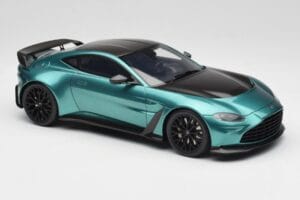 Aston Martin V12 Vantage Racing Green GT Spirit 1:18 GT922 Résine — image 4 sur 6