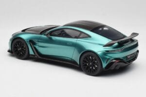 Aston Martin V12 Vantage Racing Green GT Spirit 1:18 GT922 Résine — image 5 sur 6