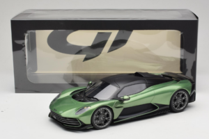 Aston Martin Valhalla Iridescent Emerald Green GT Spirit 1:18 GT558 Résine — image 6 sur 6
