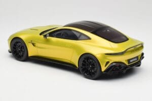 Aston Martin Vantage Cosmopolitan Yellow GT Spirit 1:18 GT514 Résine — image 5 sur 6