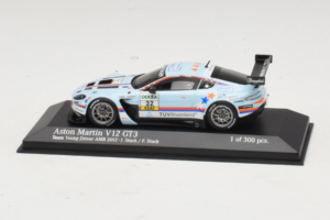Aston Martin Vantage V12 GT3 #32 J. Stuck ADAC GT Masters 2012 Minichamps 1:43 437121332 Métal
