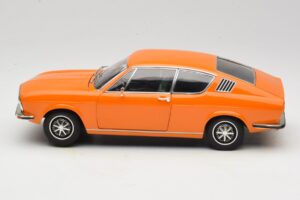 Audi 100 C1 Coupé S Orange Anson 1:18 30402 Métal — image 4 sur 8