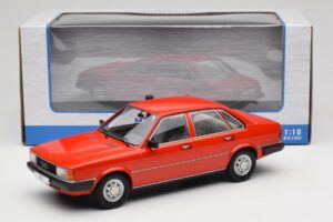 Audi 80 B2 GLS Rouge MCG 1:18 MCG18526 Métal — image 6 sur 6