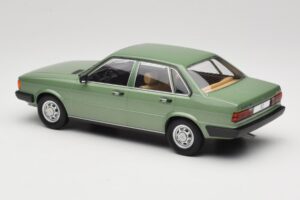 Audi 80 B2 Vert MCG 1:18 MCG18525 Métal — image 5 sur 6