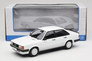 Audi 80 B2 GTE Blanc MCG 1:18 MCG18527 Métal — image 6 sur 6