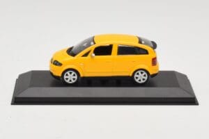 Audi A2 8Z Jaune Minichamps 1:43 AUDI005 Métal