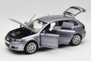 Audi A3 8P Sportback Light Blue Metallic Kyosho 1:18 5010403025 Métal — image 2 sur 8