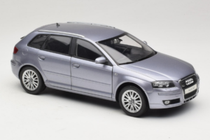 Audi A3 8P Sportback Light Blue Metallic Kyosho 1:18 5010403025 Métal — image 6 sur 8