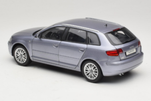 Audi A3 8P Sportback Light Blue Metallic Kyosho 1:18 5010403025 Métal — image 7 sur 8