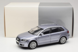 Audi A3 8P Sportback Light Blue Metallic Kyosho 1:18 5010403025 Métal — image 8 sur 8