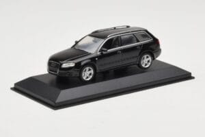 Audi A4 B7 Avant Noir Minichamps 1:43 AUDI008 Métal — image 2 sur 3