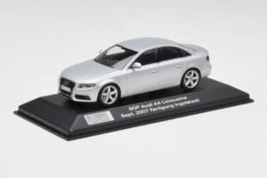 Audi A4 B8 3.2 Quattro Ice Argent Minichamps 1:43 5010704113 Métal — image 2 sur 4