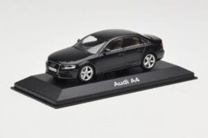 Audi A4 B8 3.2 Quattro Phantom Black Minichamps 1:43 5010704133 Métal — image 2 sur 4