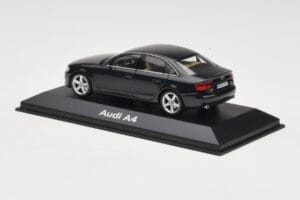 Audi A4 B8 3.2 Quattro Phantom Black Minichamps 1:43 5010704133 Métal — image 3 sur 4