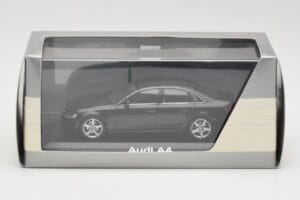 Audi A4 B8 3.2 Quattro Phantom Black Minichamps 1:43 5010704133 Métal — image 4 sur 4