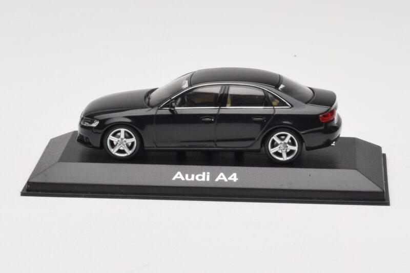 Audi A4 B8 3.2 Quattro Phantom Black Minichamps 1:43 5010704133 Métal