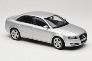 Audi A4 B8 3.2 Quattro Argent Minichamps 1:18 5010404115 Métal — image 6 sur 8