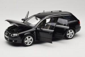 Audi A4 B8 Avant 3.2 Quattro Noir Minichamps 1:18 5010404225 Métal — image 2 sur 8