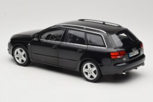 Audi A4 B8 Avant 3.2 Quattro Noir Minichamps 1:18 5010404225 Métal — image 7 sur 8