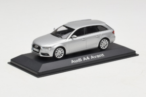 Audi A4 B8 Avant Ice Silver Minichamps 1:43 5011204213-R1 Métal — image 2 sur 4