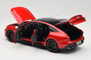 Audi A5L Sportback Rouge OEM 1:18 ZAM60004A Métal — image 5 sur 8
