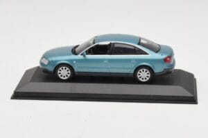 Audi A6 C5 Bleu Clair Minichamps 1:43 AUDI004 Métal