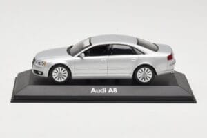 Audi A8 D3 Argent Clair Minichamps 1:43 5010508113 Métal