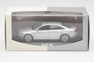 Audi A8 D3 Argent Minichamps 1:43 20000001386001 Métal — image 4 sur 4