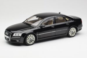 Audi A8 D3 W12 Noir Kyosho 1:18 09212BK Métal