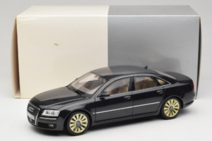 Audi A8 D3 W12 Noir Kyosho 1:18 5010508135 Métal — image 8 sur 8