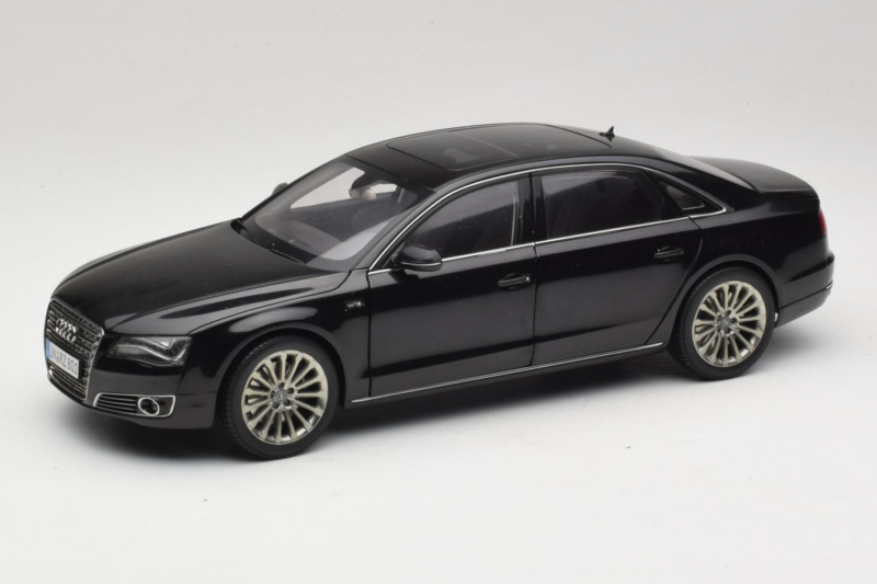 Audi A8L D3 W12 Phantom Black Kyosho 1:18 5011008125 Métal