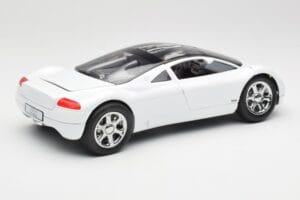 Audi Avus Quattro Alpine White Revell 1:18 08913 Métal — image 3 sur 8