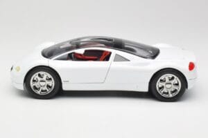 Audi Avus Quattro Alpine White Revell 1:18 08913 Métal — image 4 sur 8