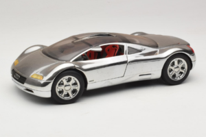 Audi Avus Quattro Chrome Silver Revell 1:18 08913-C1 Métal